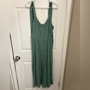 NWT Chic Sleeveless Green Maxi Dress with Button Detail size L